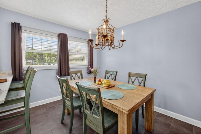 Building Photo - 2025 Jimmy Buffett Mem Hwy