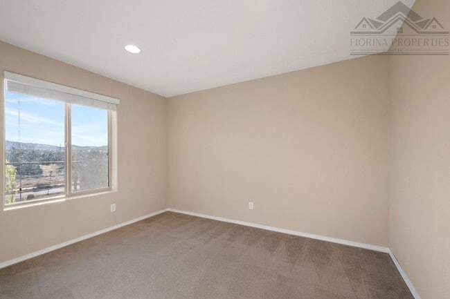 Building Photo - 1 MO. FREE RENT! Gorgeous Corner-Lot Townhouse with Mountain Views
