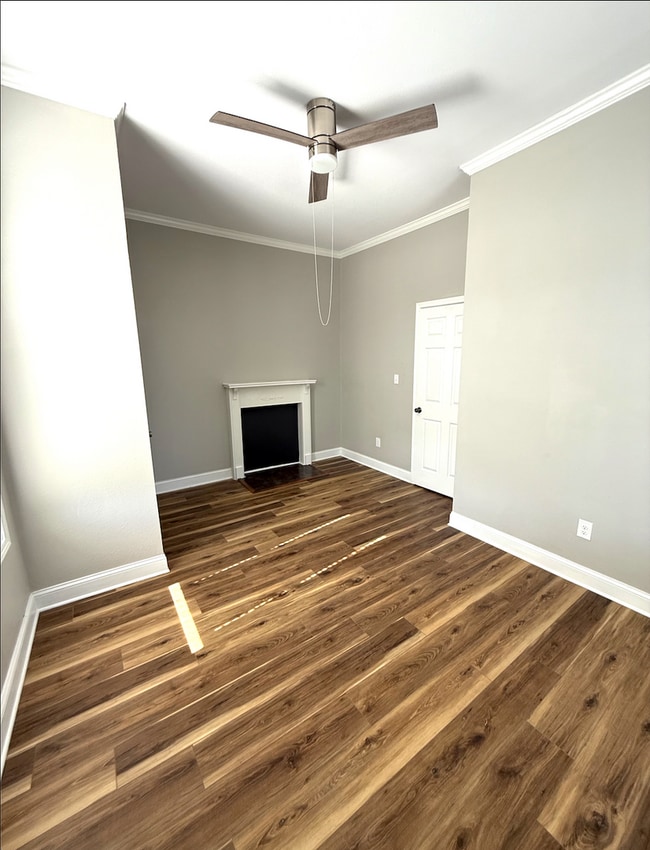 Building Photo - Grove St