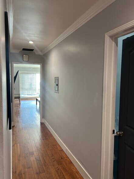 Building Photo - 14 N Alboni Pl