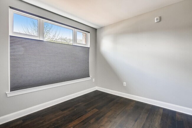 Building Photo - Gorgeous 2/2 with luxurious Lobby Level Condo in Hampden Row