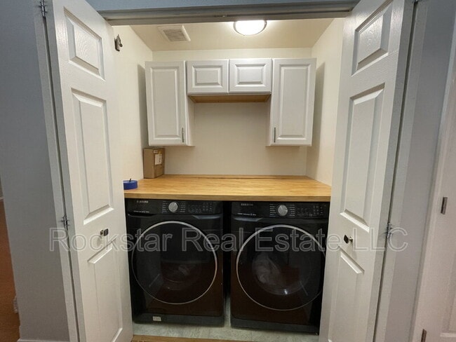 Building Photo - 9022 W Campus Dr