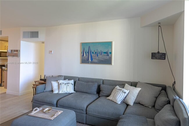 Building Photo - 10275 Collins Ave