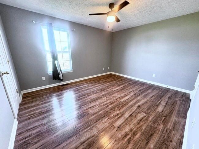 Building Photo - 377 Kenlee Cir