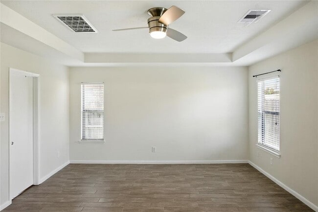 Building Photo - 6735 Crescent Creek Ln