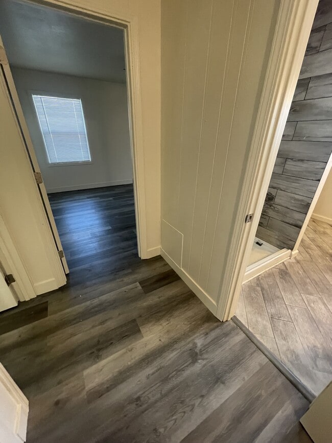 Building Photo - 1215 Whyler Rd