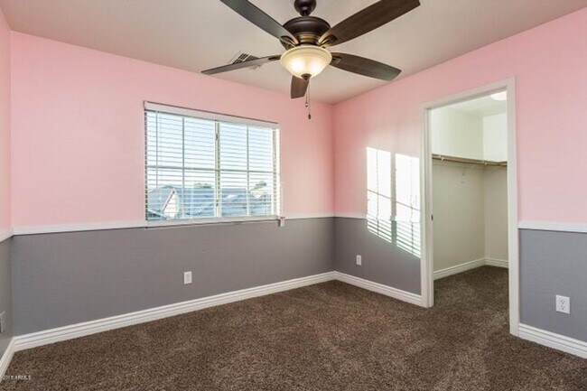 Building Photo - Charming 5 Bed 3 bath Home in Avondale