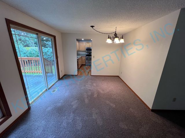 Building Photo - 2650 SW Meyers Dr