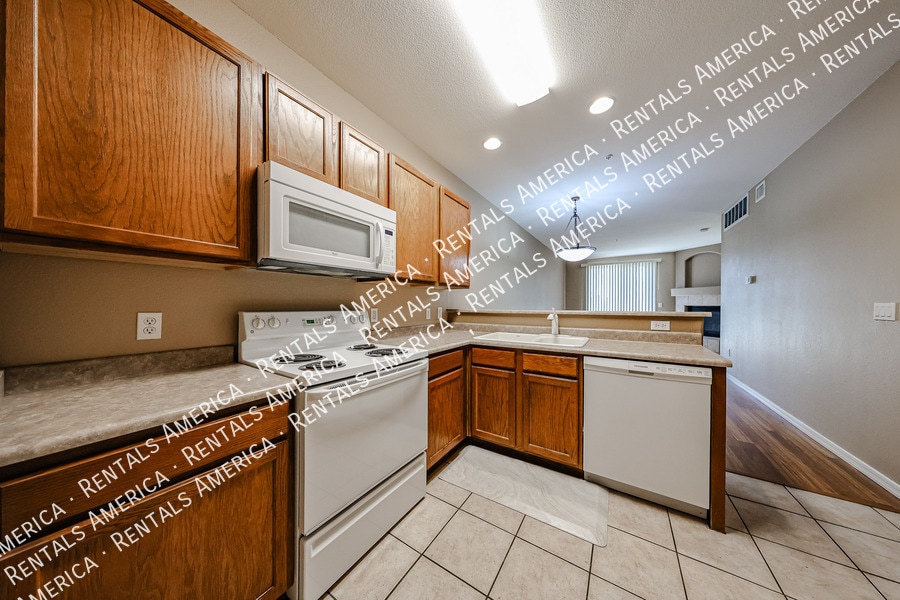 Building Photo - 6535 E Superstition Springs Blvd