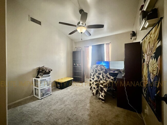 Building Photo - 7510 N Thornwood Rd