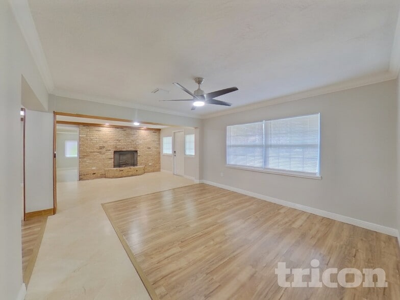 Building Photo - 2406 Decottes Ave