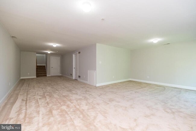 Building Photo - 3216 Brookside Dr