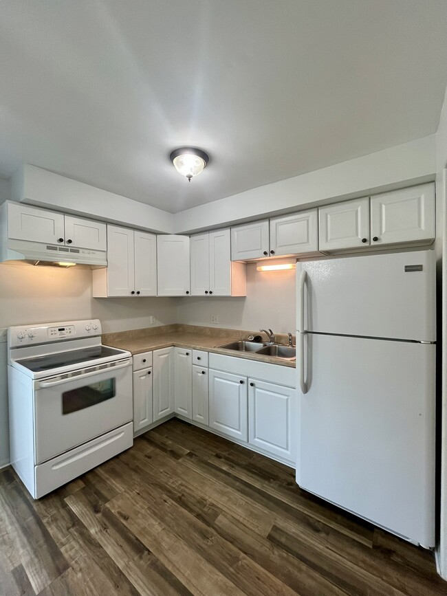 Building Photo - 765 N Macomb St