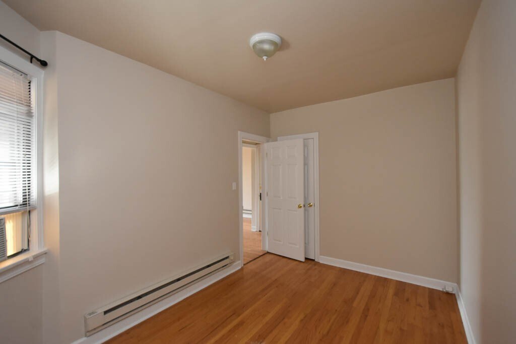 Building Photo - 347 Park Ave