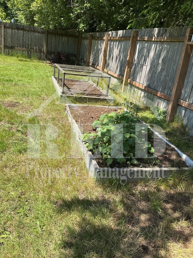 Building Photo - SILVERDALE - 4BED 3 BATH HOME HEART OF SILVERDALE