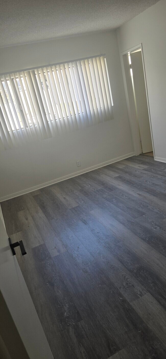 Master bedroom - 369 Waldo Ave