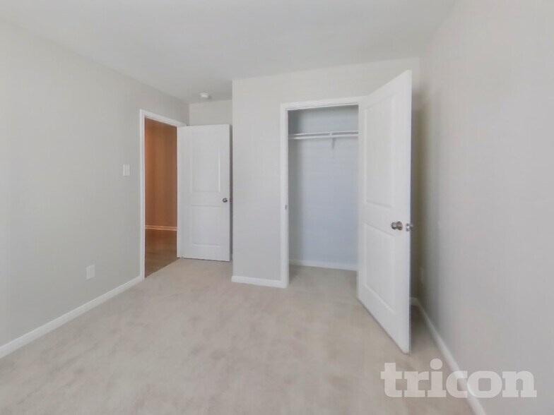 Building Photo - 15680 Del Norte Dr
