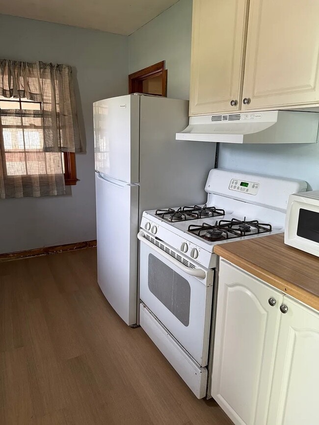 Building Photo - 1808 Vine St