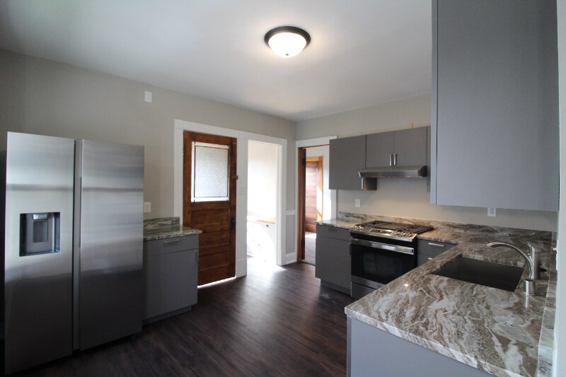 Building Photo - 2857 N Murray Ave