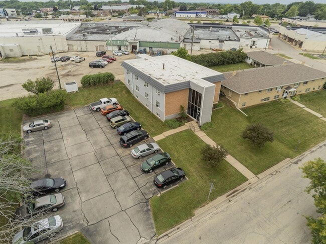 Building Photo - 2441 Holmes St