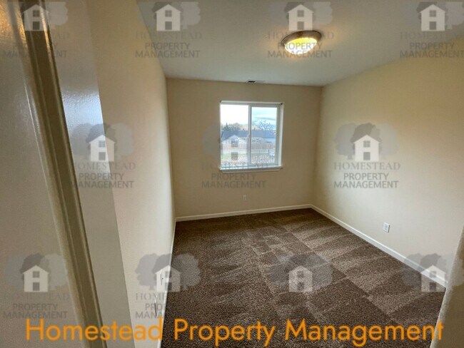 Building Photo - 476