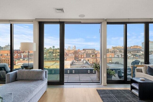 Building Photo - 7 E Springfield St