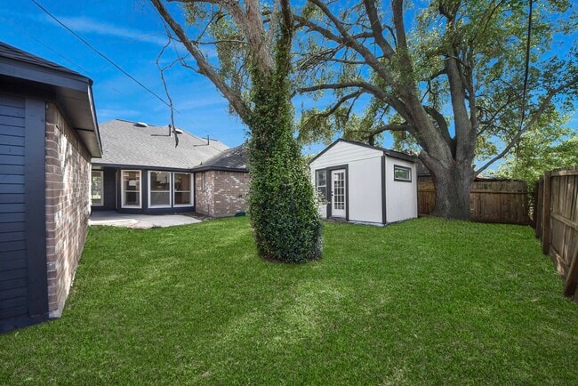 Building Photo - 1114 N Nottingham