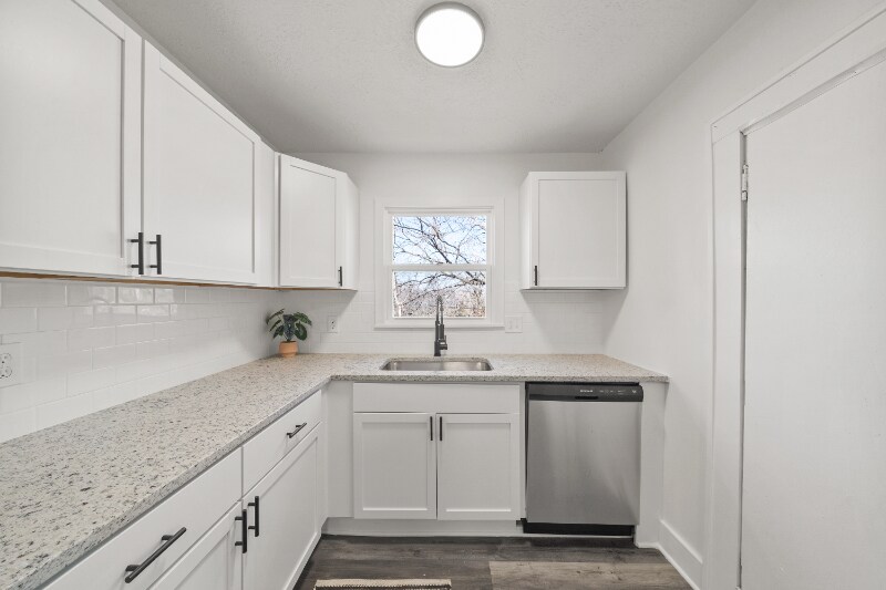 Building Photo - 5332 Highland Ave