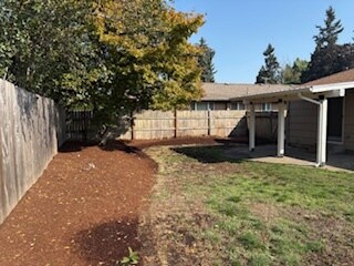 Building Photo - 2285 Oakway Terrace