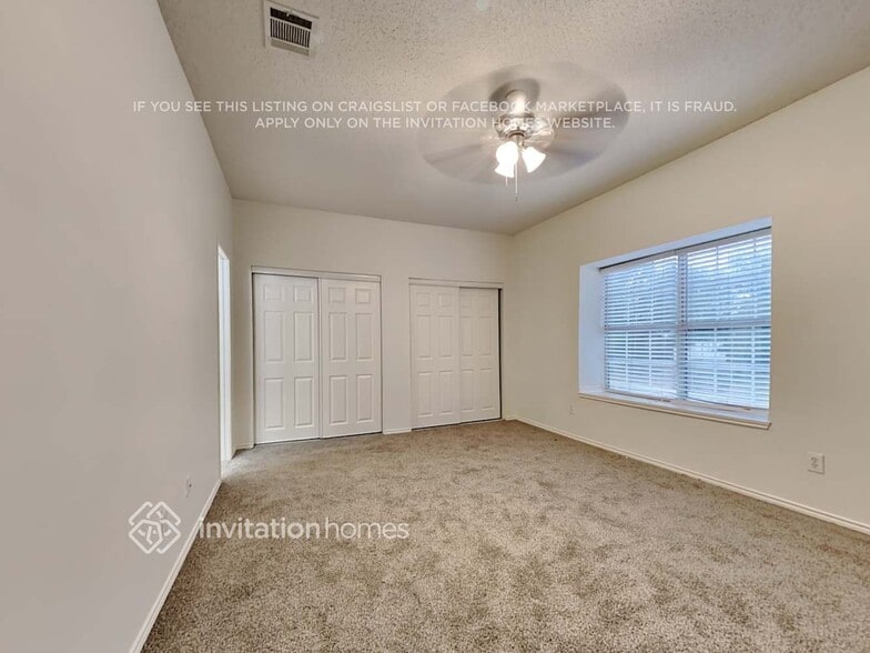 Building Photo - 2107 Camelot Dr