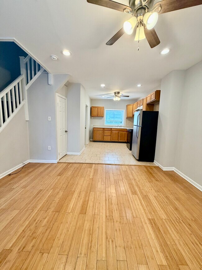 Building Photo - 6525 Saybrook Ave