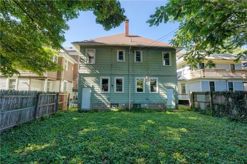 Building Photo - 223-225-225 Rosewood Terrace