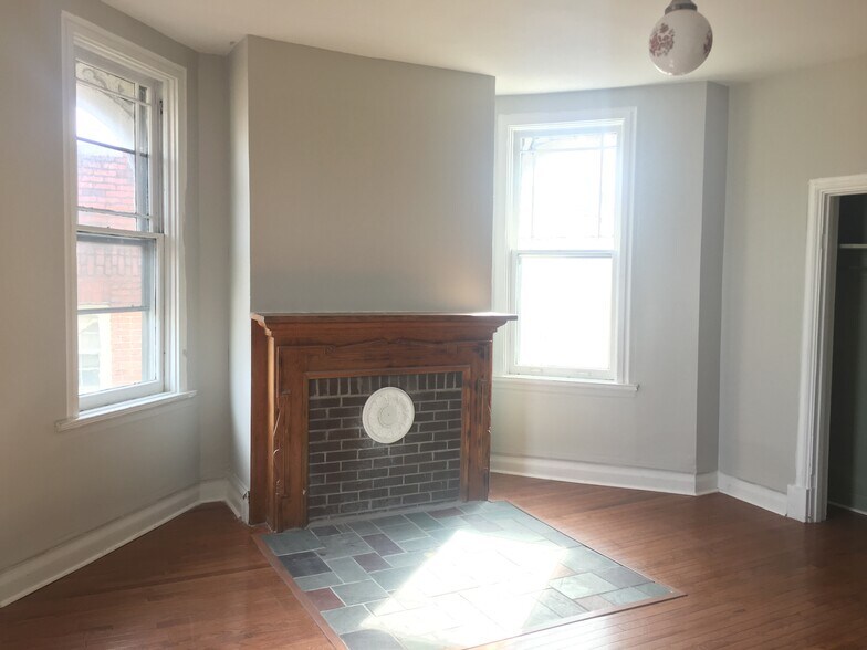 Building Photo - 165 Morewood Ave