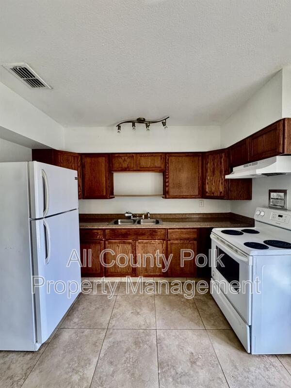 Building Photo - 2415 S Crystal Lake Dr