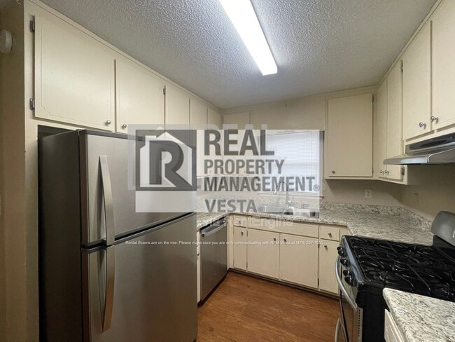 Building Photo - 402 Steeple Chase Rd