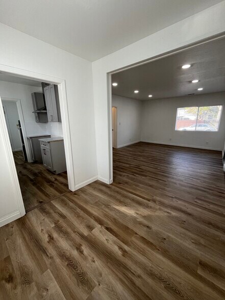 Building Photo - 480 E Monterey Ave