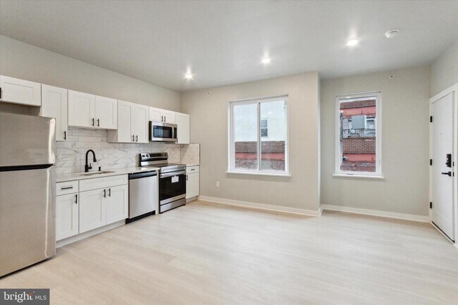Building Photo - 316 S 52nd St