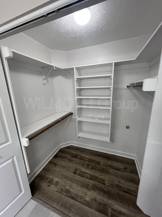 Building Photo - 2611 N Delaware St