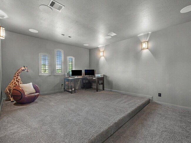 Building Photo - 19003 Cove Manor Dr