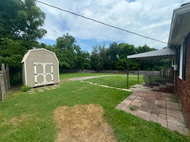 Building Photo - 3 bedroom 1.5 bathroom house