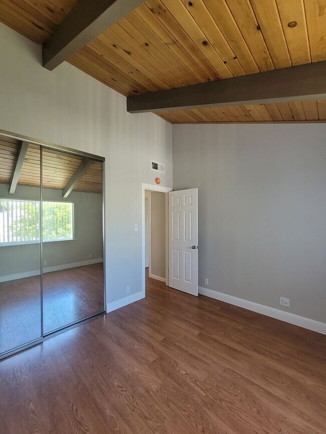 Building Photo - Charming 2-Bed, 1.5-Bath Concord Condo wit...