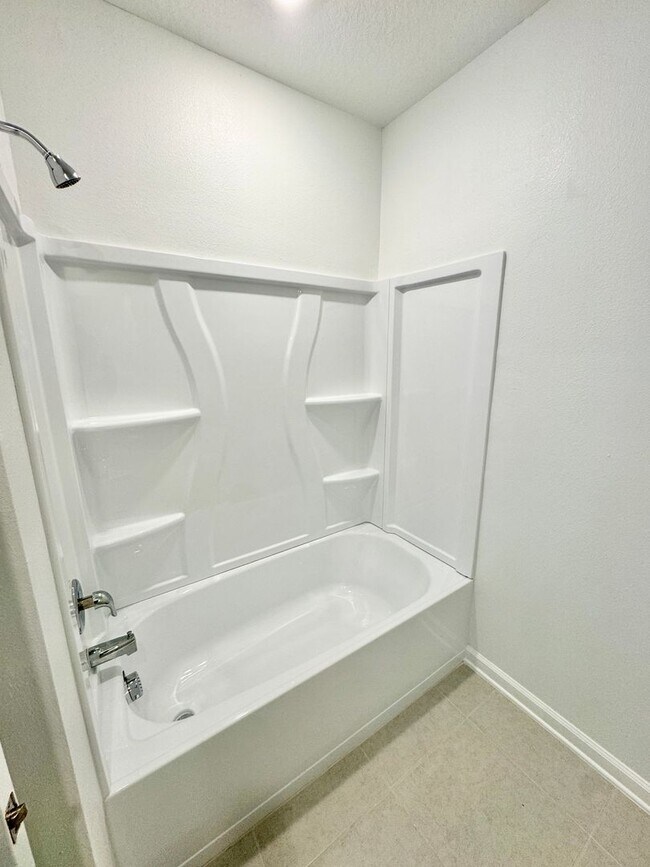 Building Photo - BRAND NEW HOME IN HIDDEN RIDEGE FOR RENT