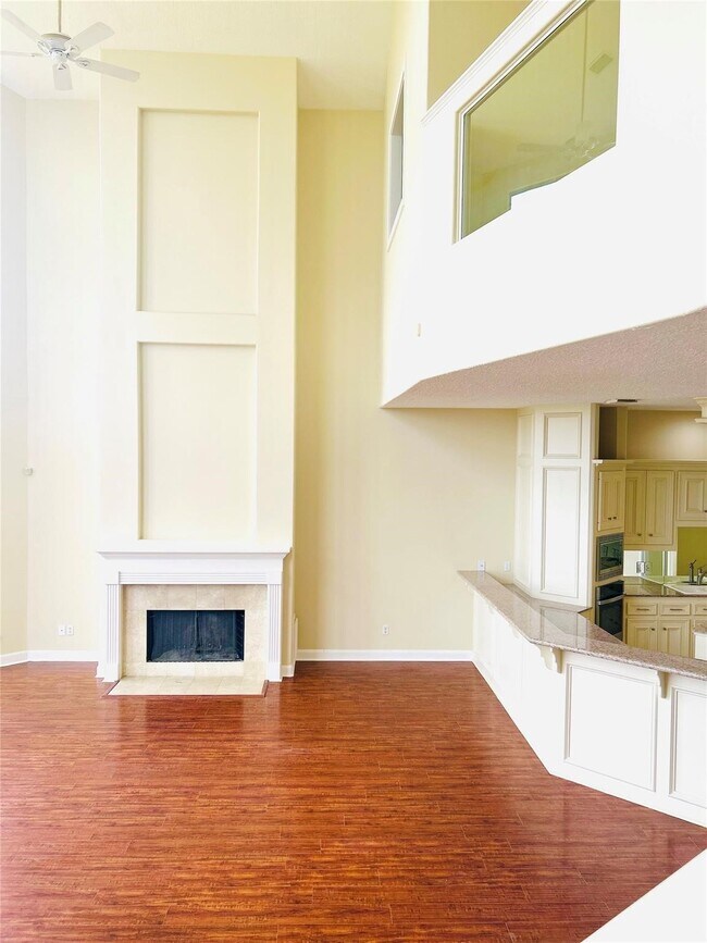 Building Photo - 807 Kipp Ave