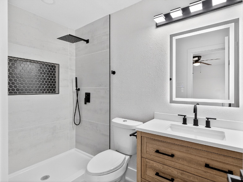 Building Photo - 6013 Cedar Ln