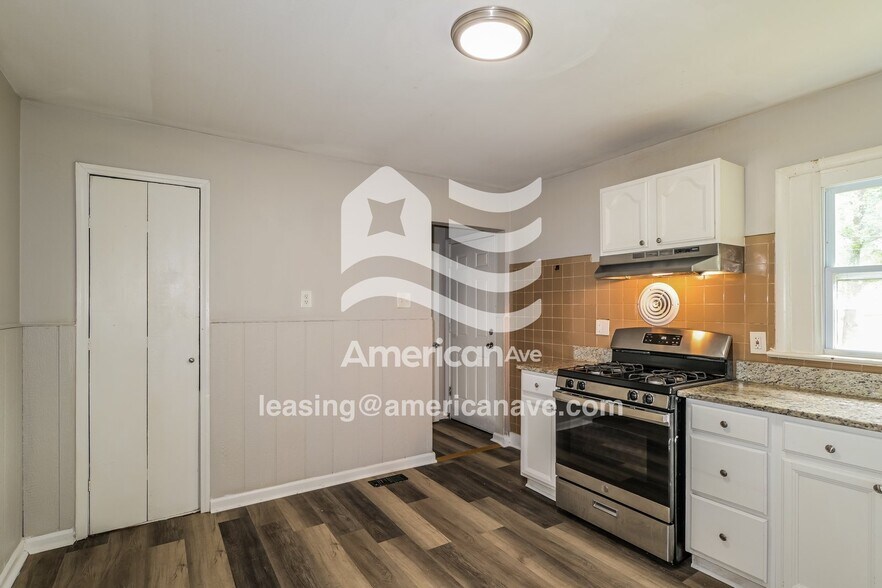 Building Photo - 1444 Fairmeadows Ln