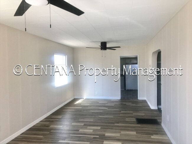 Building Photo - Small one bedroom house on the flats!