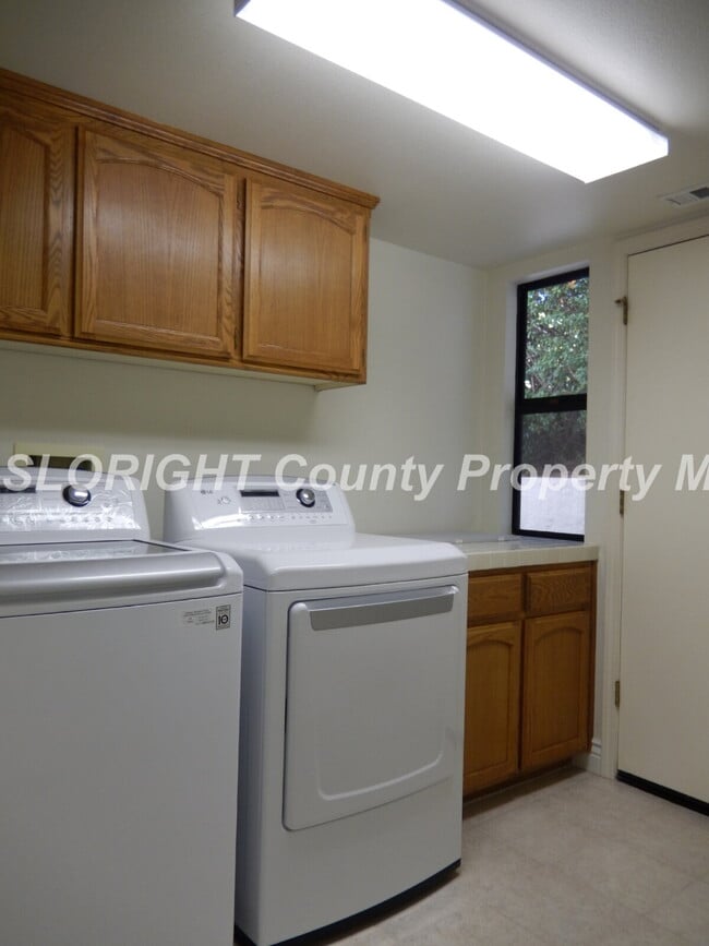 Building Photo - AVAILABLE JULY - Pristine SLO Executive Home - 4 Bedroom 2.5 Bathroom