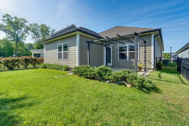 Building Photo - 3 bedroom home in Creekside at Hampton Meadows!