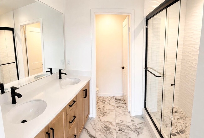 Building Photo - 4618 Catmint Ln