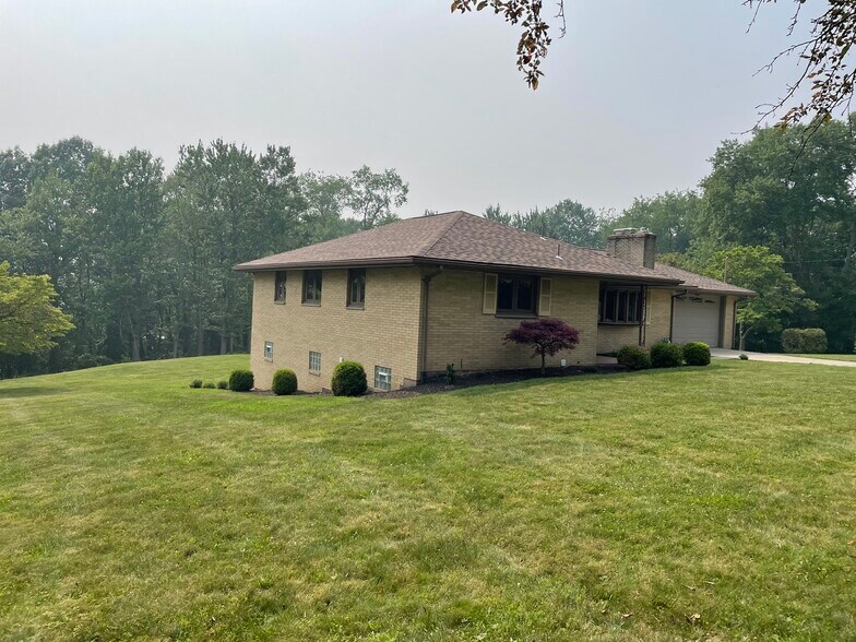 Building Photo - 19 Plainview Dr